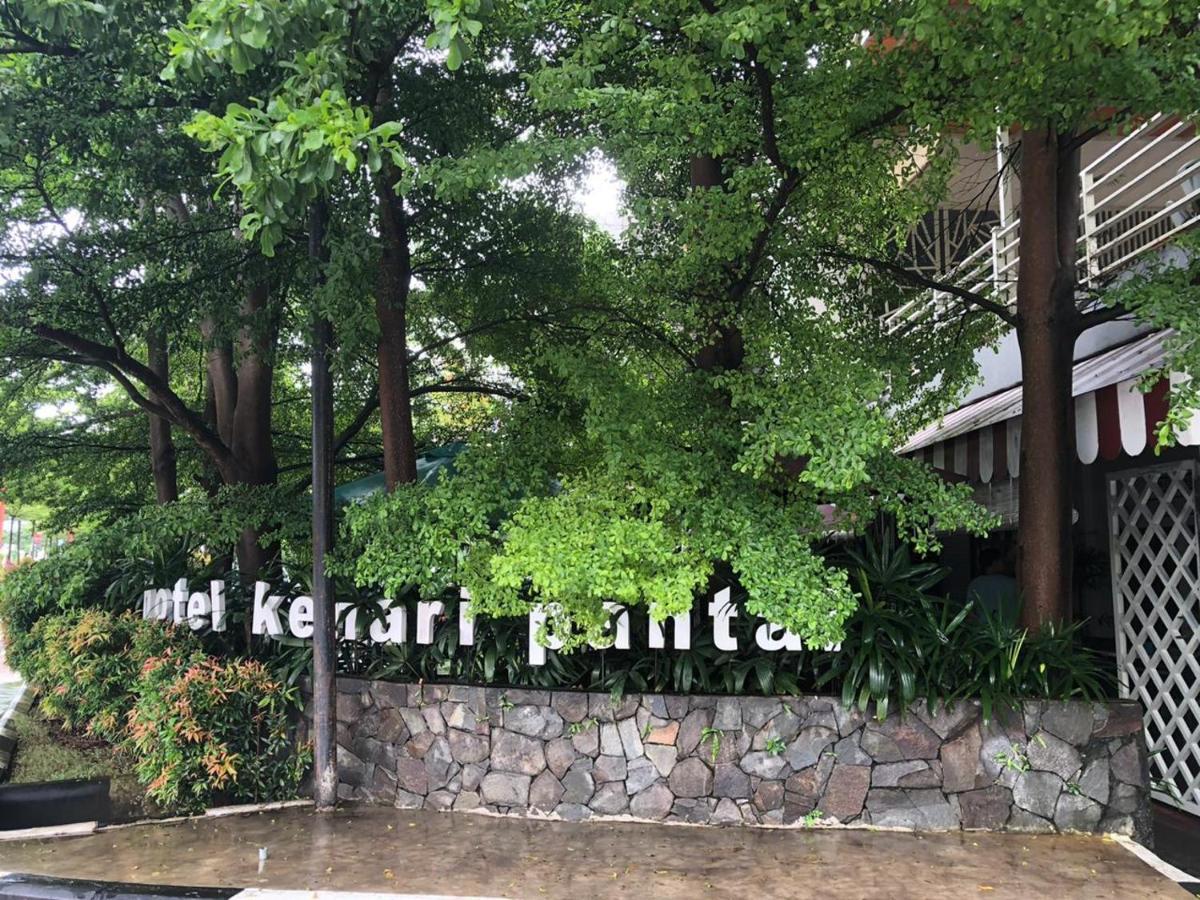 Hotel Kenari Pantai Makassar Exterior foto