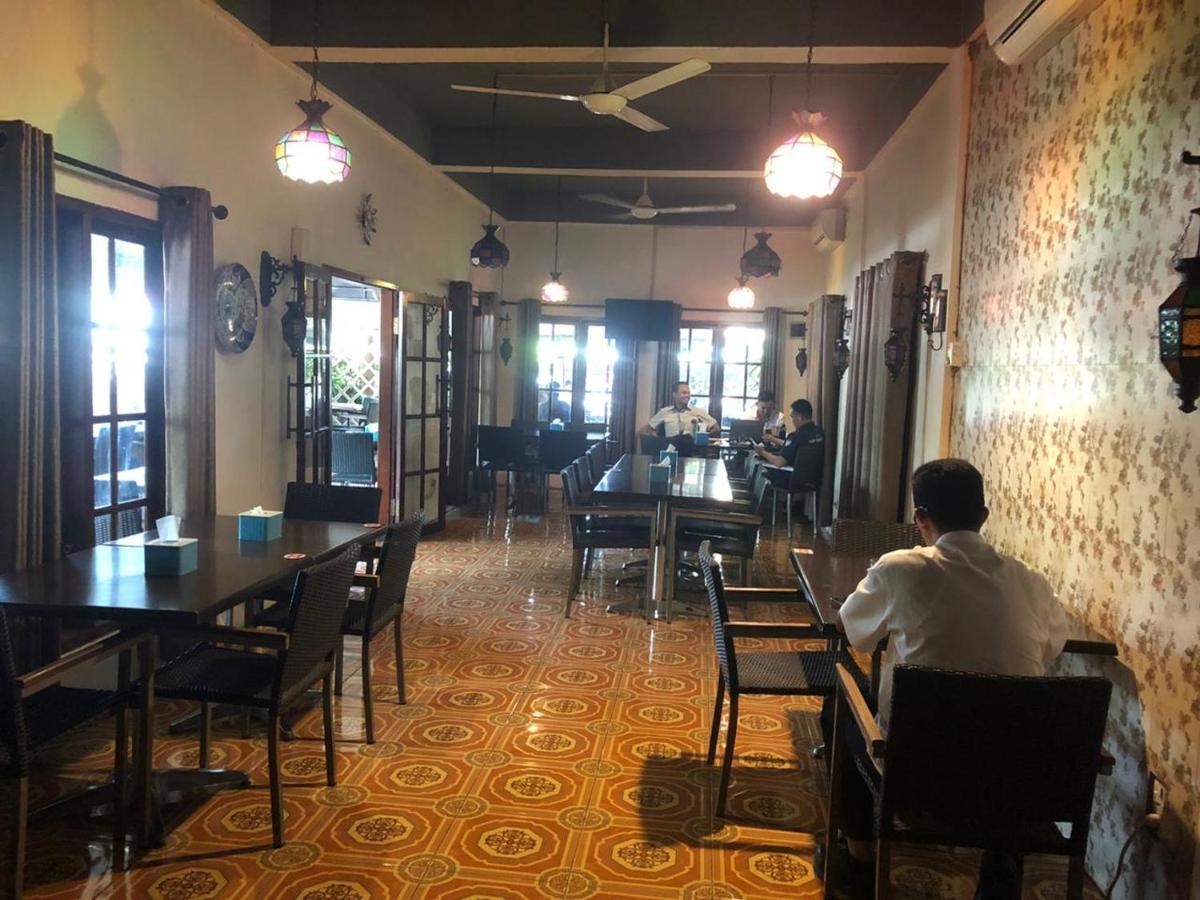 Hotel Kenari Pantai Makassar Exterior foto