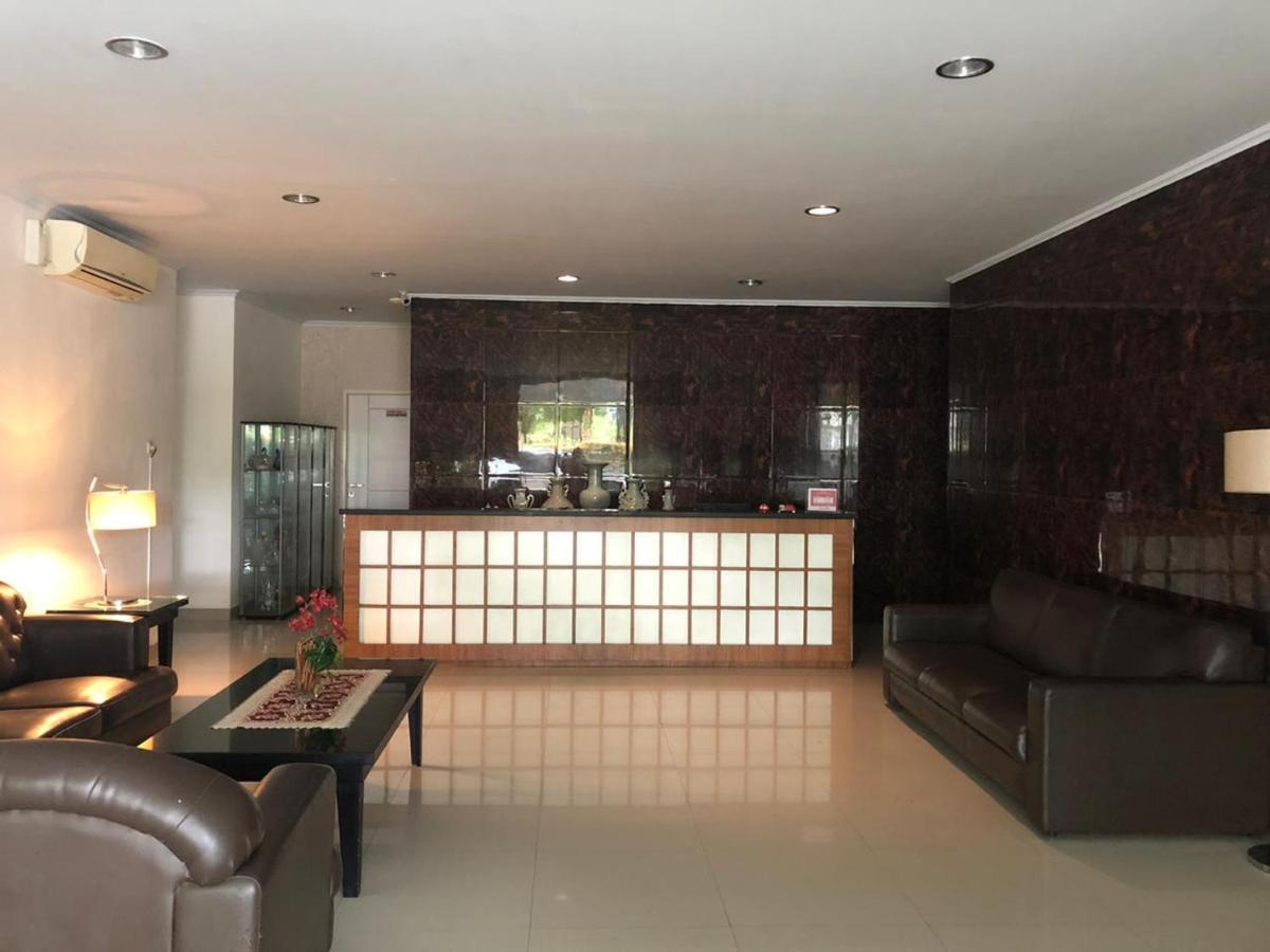 Hotel Kenari Pantai Makassar Exterior foto