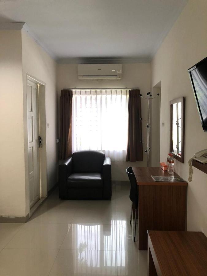 Hotel Kenari Pantai Makassar Exterior foto