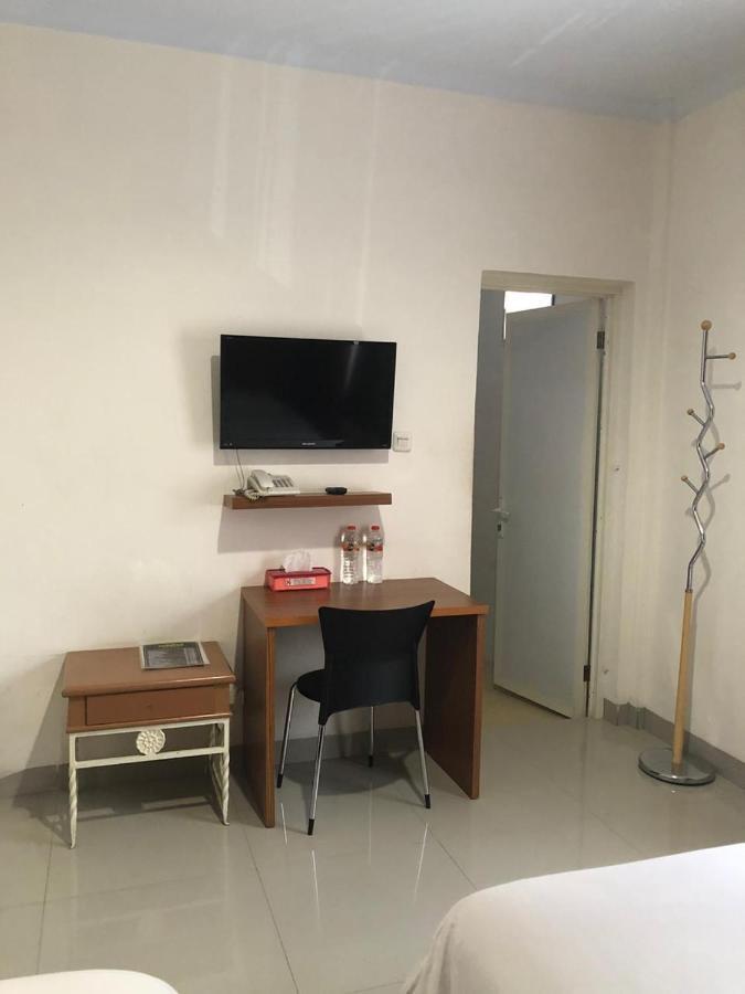 Hotel Kenari Pantai Makassar Exterior foto
