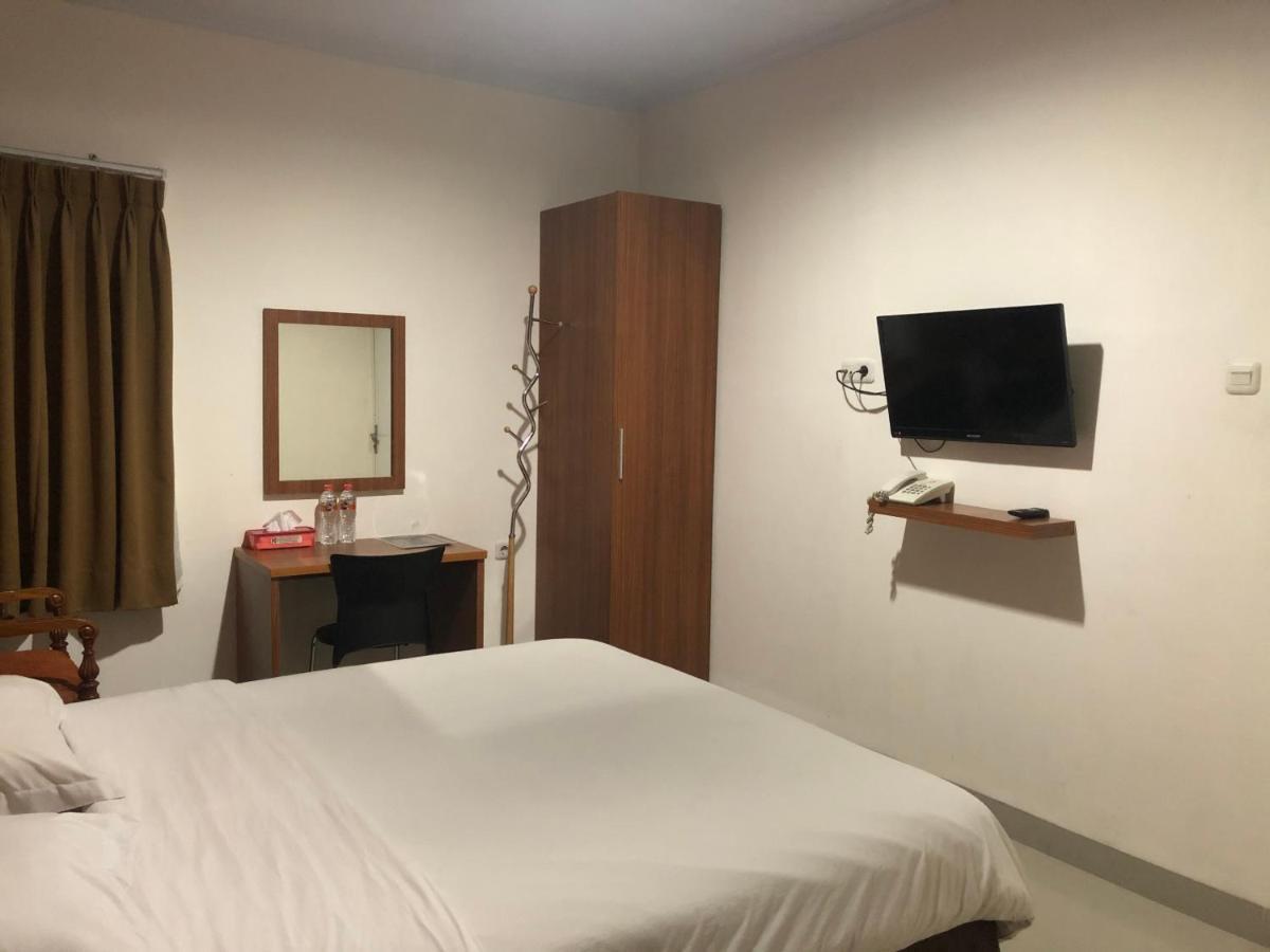 Hotel Kenari Pantai Makassar Exterior foto
