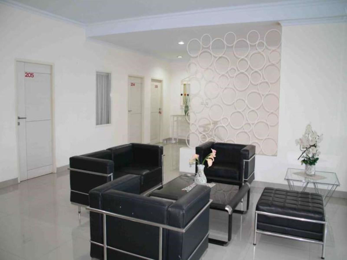 Hotel Kenari Pantai Makassar Exterior foto