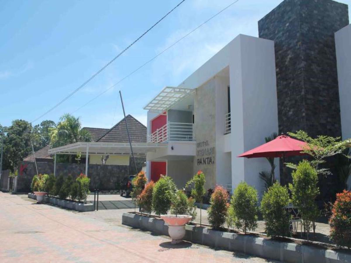 Hotel Kenari Pantai Makassar Exterior foto